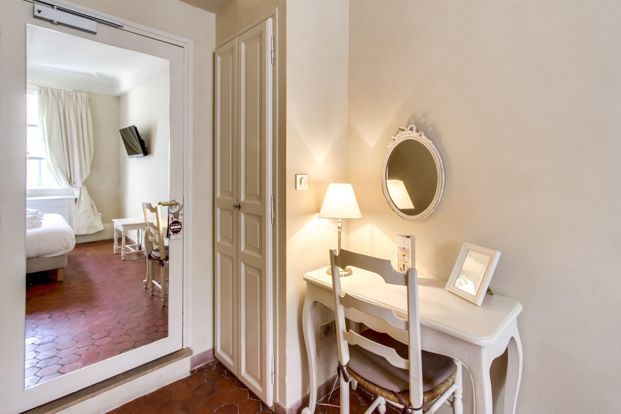 Hotel Les Quatre Dauphins